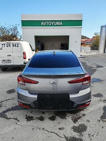 hyundai xg: Hyundai Elantra sedan - Korpus: 4 qapılı sedan, boz (metallik) rəng - — 2