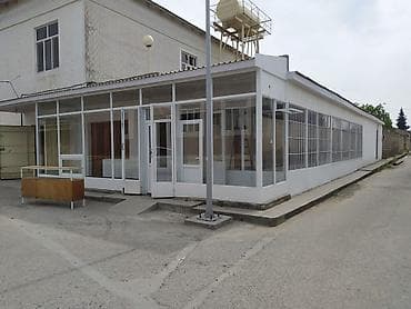 Bağ evləri: İcarəyə obyekt Təsvir: - Şüşəbənddən ibarət geniş vitrinli fasad — 5