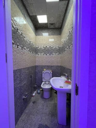 kiraye ev 7 mkr: Mənzil kirayə verilir. Həzi Aslanov metrosu, 22.7 mərtəbə, 3 otaq, 70 — 8