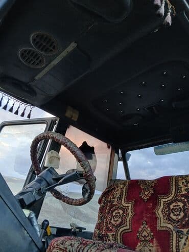 bal süzen: Belarus MTZ traktoru892 - Rəng: mavi, kabinalı - Tam ötürücülü (ön və — 6