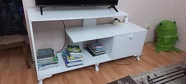 İşlənmiş, Düz TV altlığı, Polkalı, Laminat