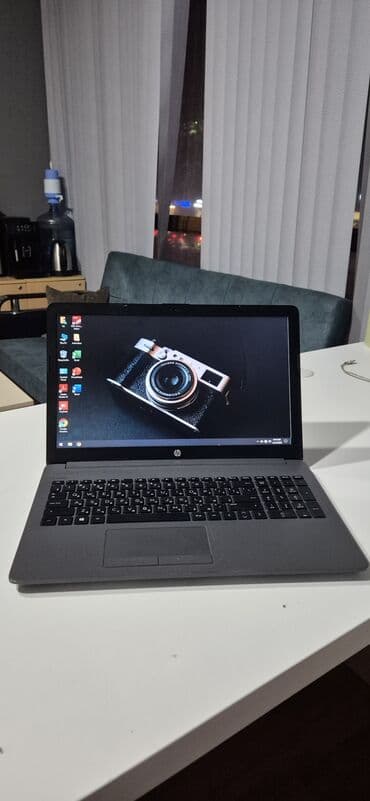 Monitorlar: HP noutbuk Ekran: 15.6", mat panel Processor : AMD Ryzen 3 3200U Ram — 4