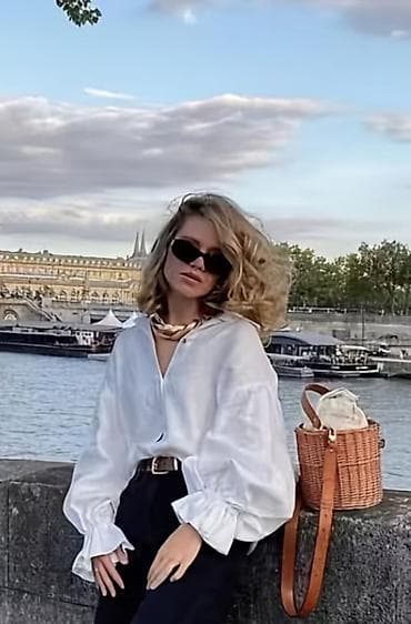 Zərif dizaynlı qadın üçün pambıq kətan qolları büzməli effektli ağ — 1
