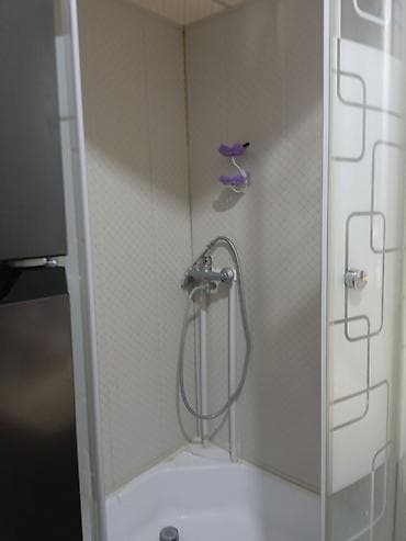 Digər tikinti materialları: Üstü açıq kabina, Künc üçün — 1