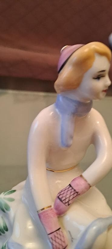 Qadın geyimləri: 25 m — 1