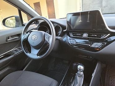 bmw 36 kuza: Toyota C-HR: 1.8 l | 2019 il Krossover — 6