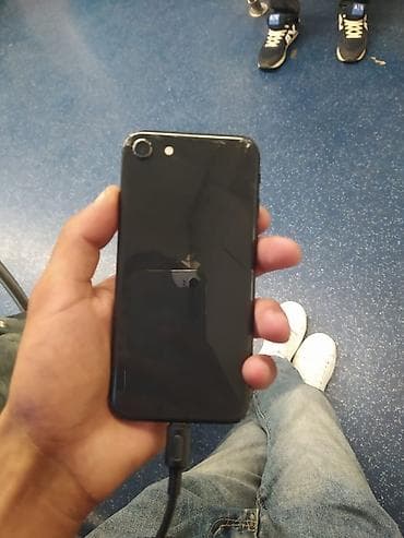 mini led: IPhone SE, Qara, Qırıq — 1