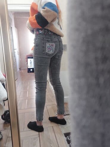 qadınlar üçün qısa cinslər: Cins salvar. Yenidir. Geyinilmiyib etiketiyledi. Sifariwle getirtdim — 1