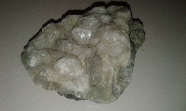 ayaq ustu saat: Mineral daş — 2