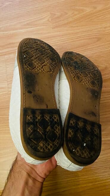 qara mokasinlər: Ölçü: 37, rəng - Ağ, İşlənmiş — 4