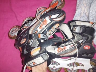 roliklər üçün şlemlər: Uniseks rollerblades qara, ağ və narıncı rəng çalarlarında. Təkərləri — 3
