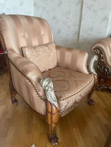 soyunma masası: İşlənmiş, Divan, Jurnal masası, Divan, 2 kreslo, Bazasız, Açılmayan — 5