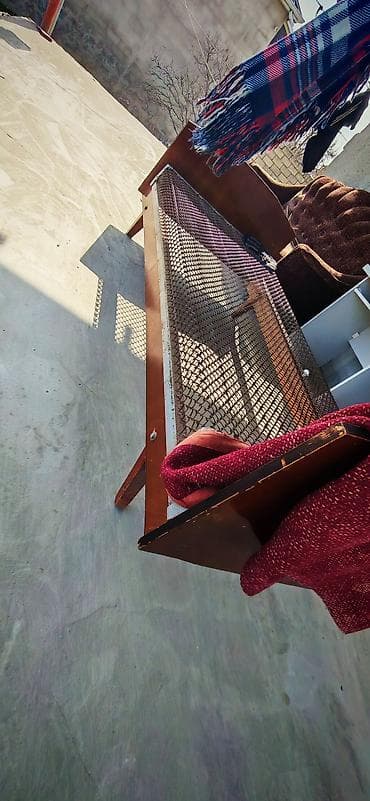 qorka mebel: Oğlan və qız üçün, İşlənmiş, Dördbucaq, Beşik, Dəstsiz, Matrassız, Yellənmə mexanizmsiz — 2