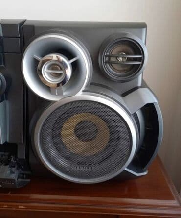 басавик: SAMSUNG musiqi mərkəzi və kalonkaları. Bir çox funksiyası var. 1 — 3