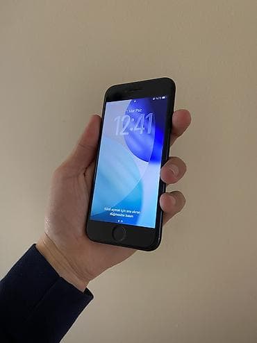 apple xr: IPhone SE 2020, 64 GB, Qara, Barmaq izi — 2