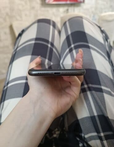 Apple iPhone: IPhone 11, 64 GB, Qara, Face ID — 3