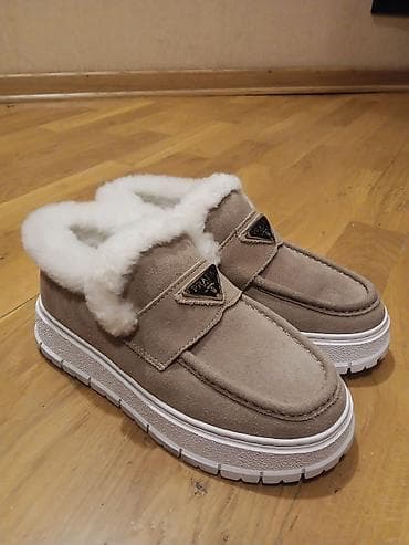 Prada ayaqqabi geyinilmiyib ici tuklu 36 razmer. Elaqe: 050 671 75 66 — 2