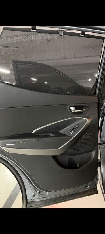 vaz suret qutusu: Hyundai Santa Fe – qara rəngli, şəhər və uzun yola uyğun komfortlu — 8