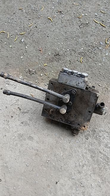 zil maşın: Hidravlik paylayıcı (valf bloku) - Çoxseqmentli mexaniki idarəetmə: 3 — 1