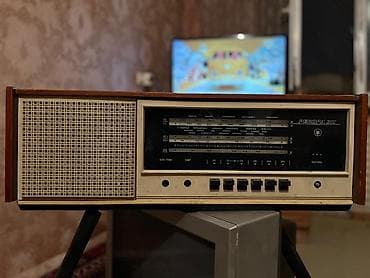 Retro “Рекорд-310” məişət radiolu musiqi mərkəzi - Korpus: taxta