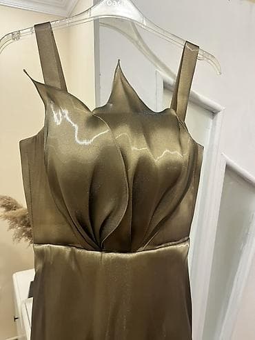 yun koftalar: - Şampan-oliv rəngində, atlas parıltılı midi/uzun ziyafət geyimi - — 1