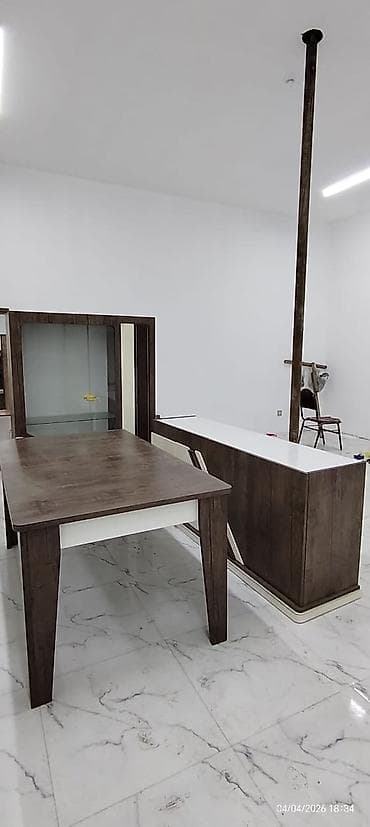 Ofis mebel dəsti - Tərkib: iş masası, resepsiyon/qarşılama stendi və lalafo.az -da Ofis mebel dəsti - Tərkib: iş masası, resepsiyon/qarşılama stendi və