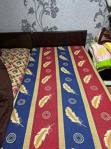 tek kravat: Tək nəfərlik taxta çarpayı və döşək dəsti bir ededi 50 manata - Ölçü — 2