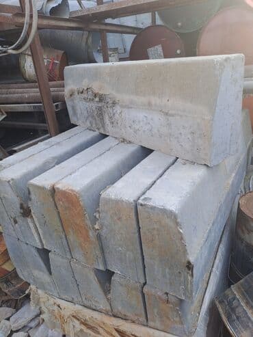 Ворота и комплектующие: Beton bardür daşları - Material: ağırbeton - Rəng: boz (təbii beton — 3
