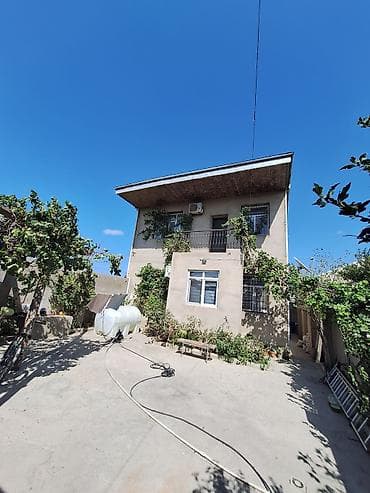 salyanda satilan evler: Ev Sarayda Tərlan Şadlığ evi tərəfdə yerləşir 2 mərtəbə evdi 4 — 3