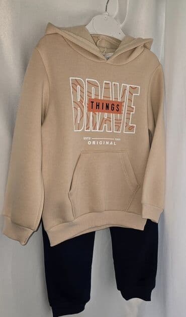 футболки спортивные детские: Uşaq idman dəsti – 2 parçalı - Üst: bej rəngli kapüşonlu svitşot, ön — 1