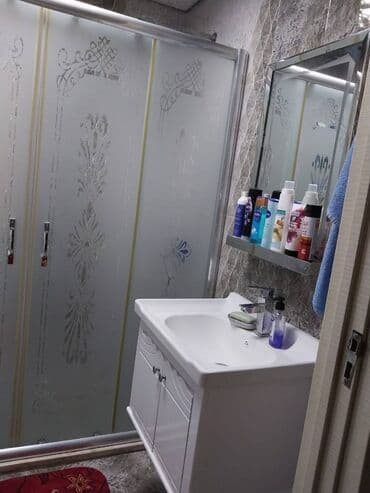 yeni tikili temirsiz menziller: Sumqayıt şəhəri,Sülh küçəsi,Baxça şəhər yaşayış kompleksində,10 — 7