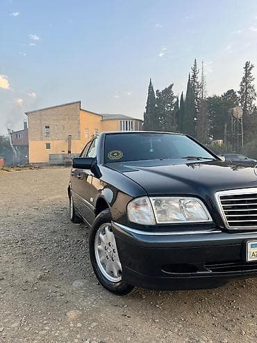 mercedes mebel: Mercedes-Benz C-Class: 2.4 l | 2000 il Sedan — 3