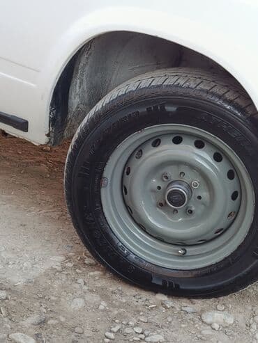 xirdalan heyet evi type 1: VAZ 2107, ağ rəng, sedan kuzov. - Xarici görünüş: ağ boya, xromlu ön — 16