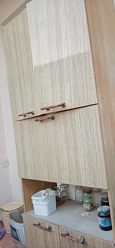 Wkaf satilir. icinde mohkem polkalari var. hec bir problemi deffekti