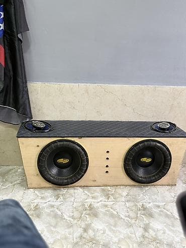 maşın kalonka: Avtomobil üçün ikili subwoofer və oval dinamikli akustik qutu - Qutu — 1