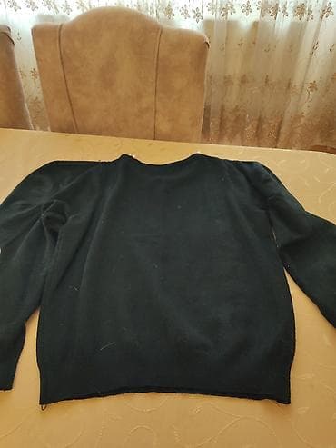 Sviterlər: Qara qadın sviteri - Rəng: tünd qara - Model: uzunqollu, yumru yaxa - — 2