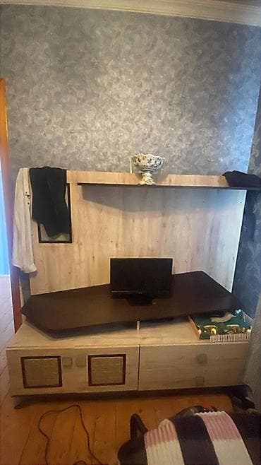 seyf dolab: Düz TV altlığı, Polkalı, Laminat — 1