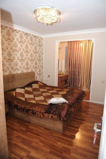 9 ci mikrorayon satilan evler: Bakı, Yeni Günəşli Massiv A, 4 otaqlı, Köhnə tikili, m. Xalqlar Dostluğu, 90 kv. m — 4