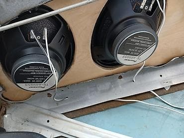 Avtomobil üçün audio sistemi - Arxa polkada quraşdırılmış 2 ədəd