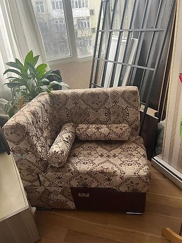 Künc divan, Açılmayan, Bazalı, Parça