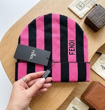 Головные уборы: Fendi papaq orjinal 75 azn usaq ucun Amerikadam alinib.Yenidir. Ünvan — 1