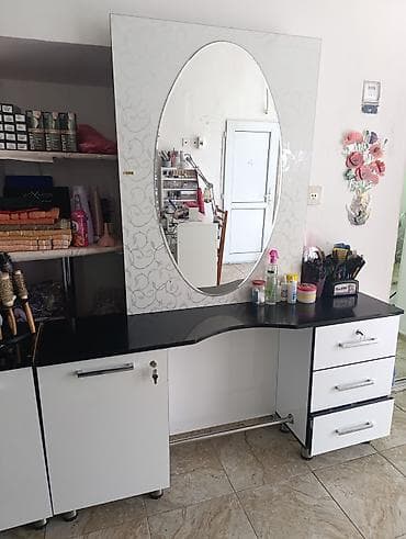 2 mertebe carpayi: İşlənmiş, Makiyaj üçün masa, Güzgülü — 1