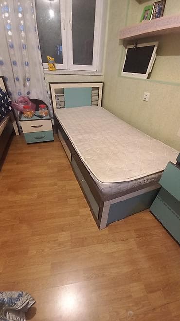 uşaq mətbəx: Uşaq yataq desti 220 Azn satilir.2 çarpayı, dolab tumba aiddir.Matras — 3