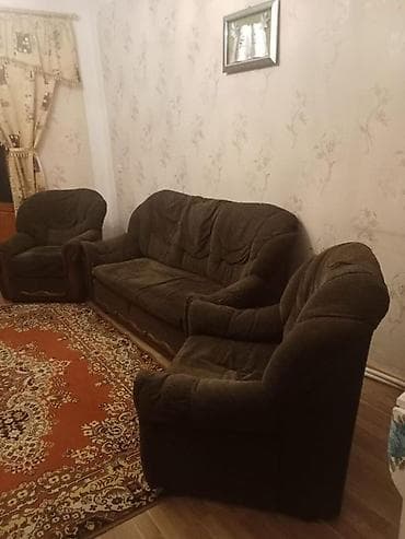 tebii deri: Qonaq otağı üçün yumşaq mebel dəsti - Tərkib: 1 ədəd üçnəfərlik divan — 1