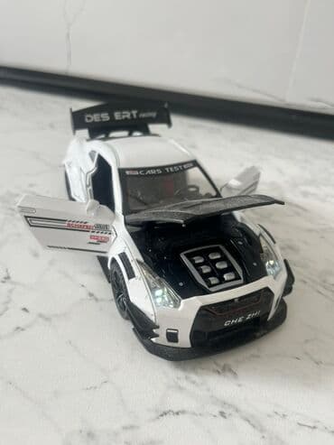 Metal gövdəli mini yığma model avtomobil (sport-kupe stilində)