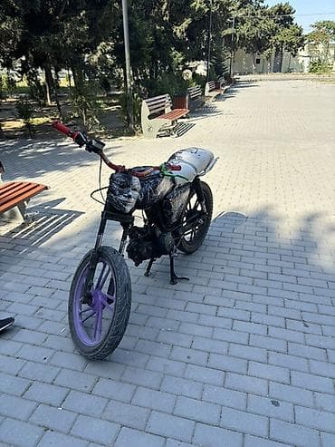 eylec: Özünəməxsus dizaynlı motorlu velosiped/kros tipli moped — 1