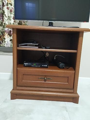 ev mebel: Ağac materialdan klassik üslubda TV stendi - Material: taxta (isti — 1