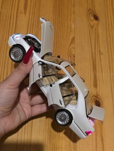 1 43 modelka: Kolleksiya üçün detalı maket avtomobil - Miqyas: təxmini 1:18 - — 9