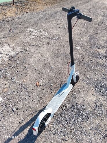 CD, DVD disklər və kassetlər: Elektrik skuter – şəhər içi səyahət üçün yığcam və praktik model — 1