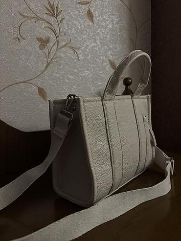 Çantalar: Bej rəng tote çanta STRADIVARIUS-dan alinib. Yenidir. Demək olar ki — 2